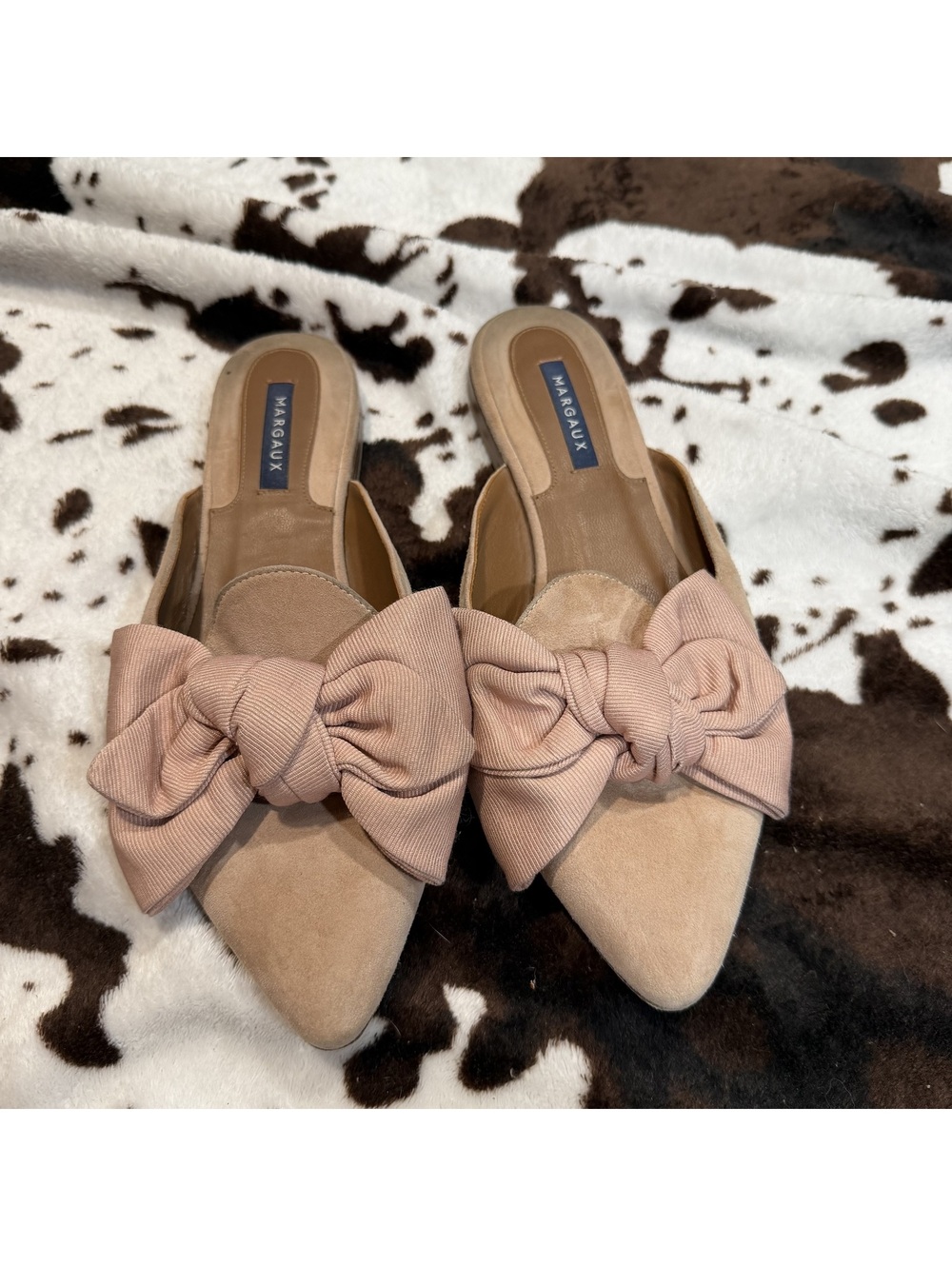 Margaux Mule Flats Womens 39.5 Tan Suede Oversized‎ Bow Pointed Toe Preppy Chic